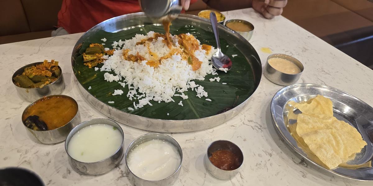 Sree Saravana's Vegetarian Restaurant (SSR) thumb 9
